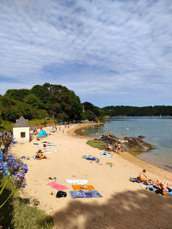 Hotel Le Littoral Lezardrieux Bagian luar foto