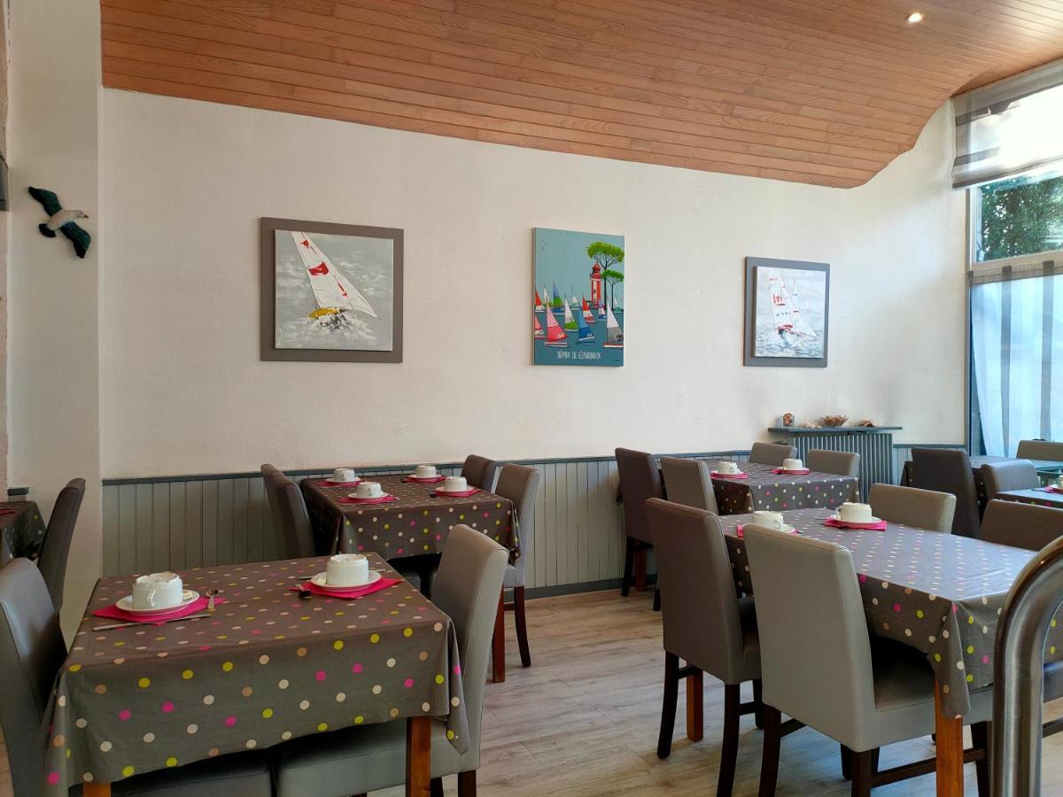 Hotel Le Littoral Lezardrieux Bagian luar foto