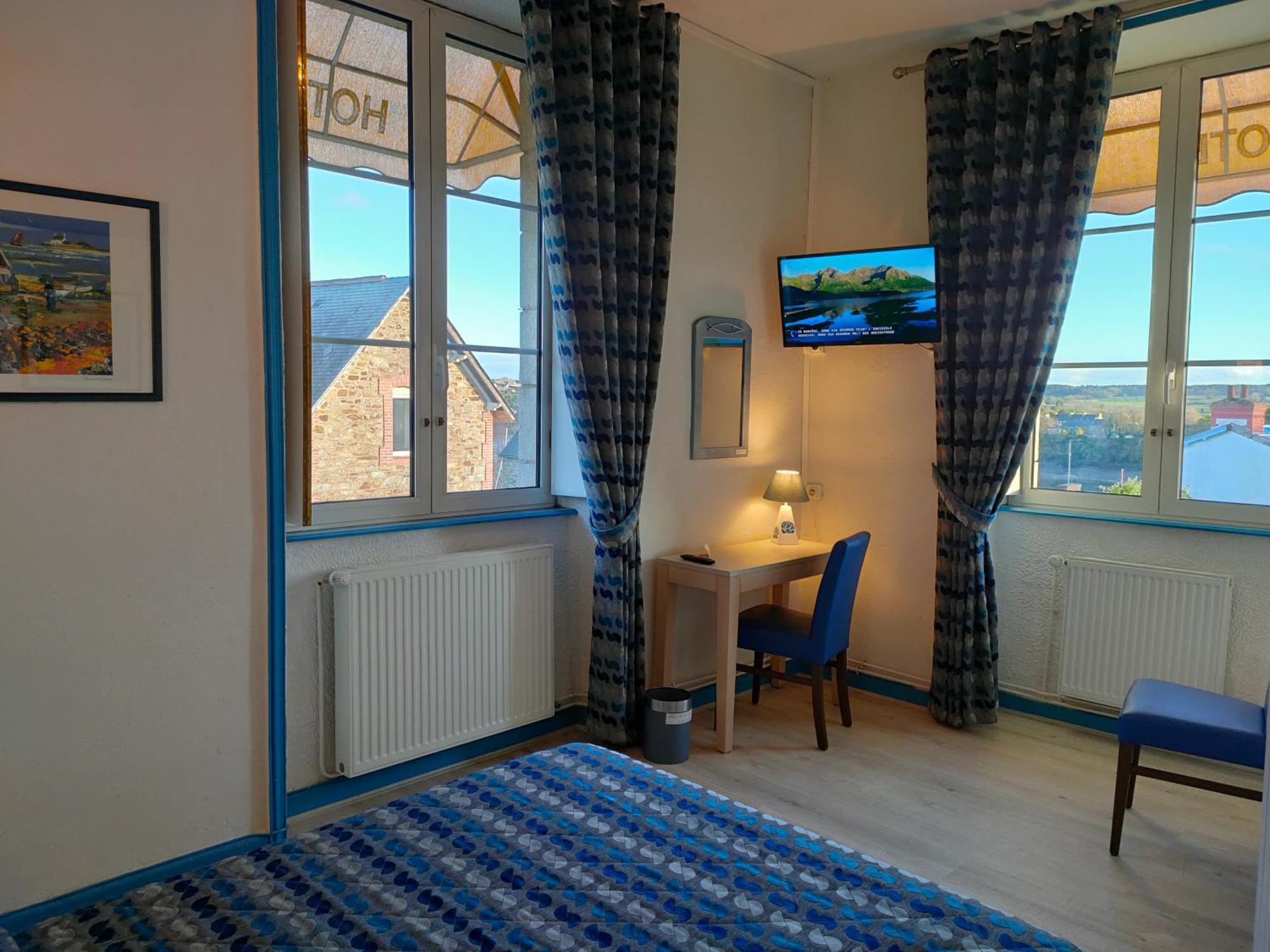 Hotel Le Littoral Lezardrieux Bagian luar foto