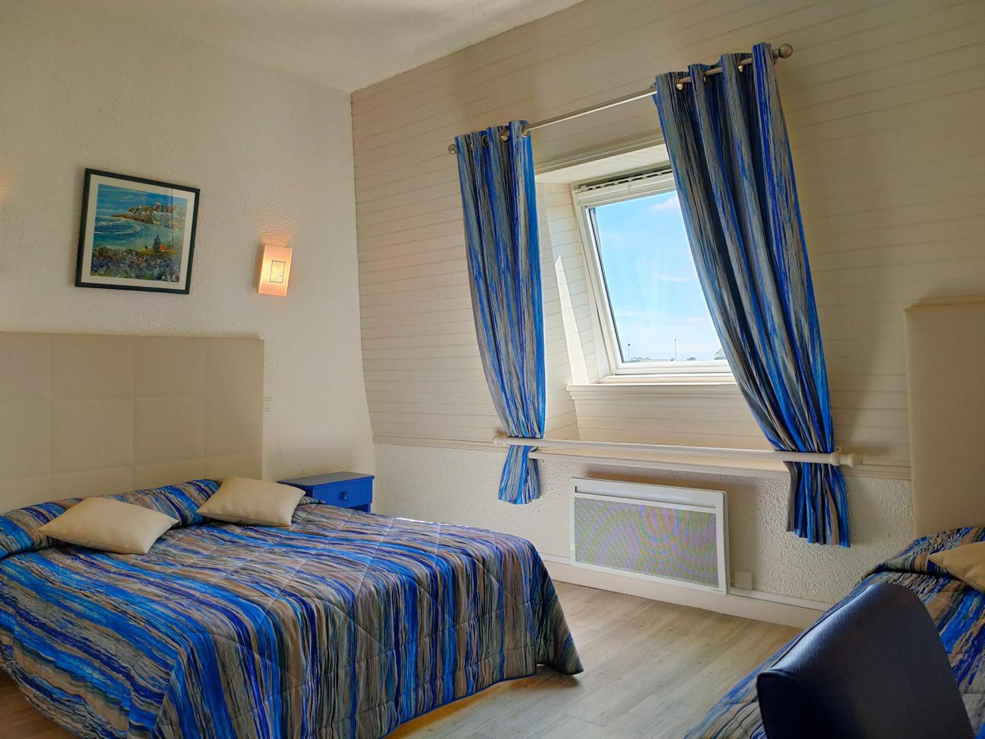 Hotel Le Littoral Lezardrieux Bagian luar foto