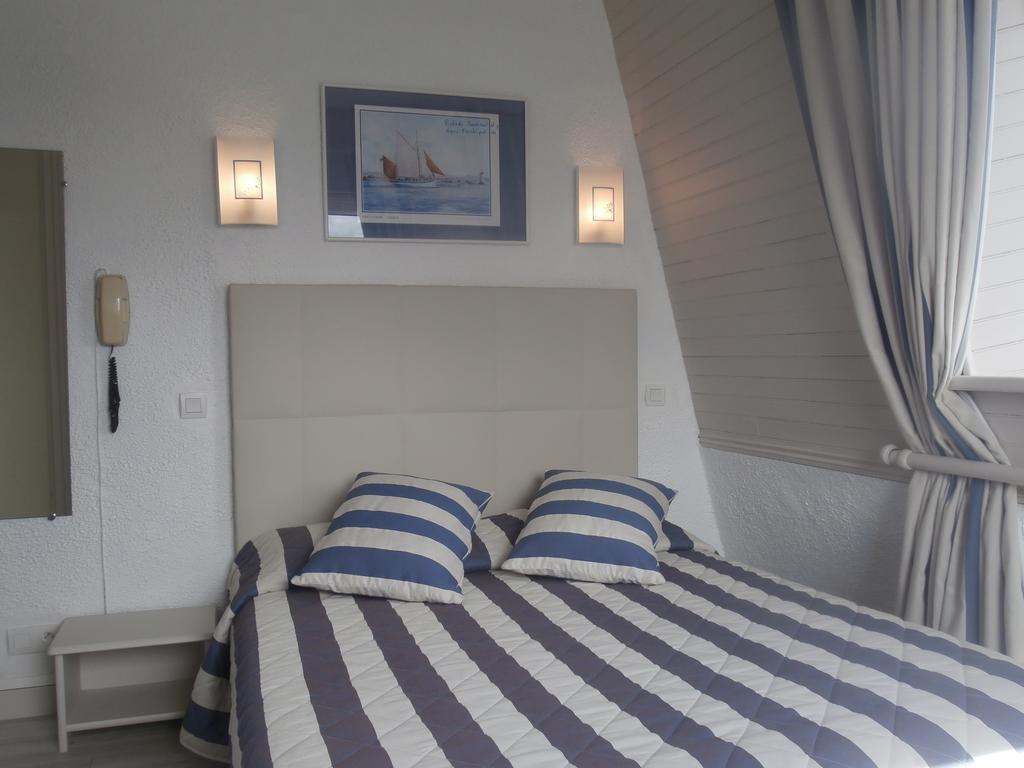 Hotel Le Littoral Lezardrieux Bagian luar foto
